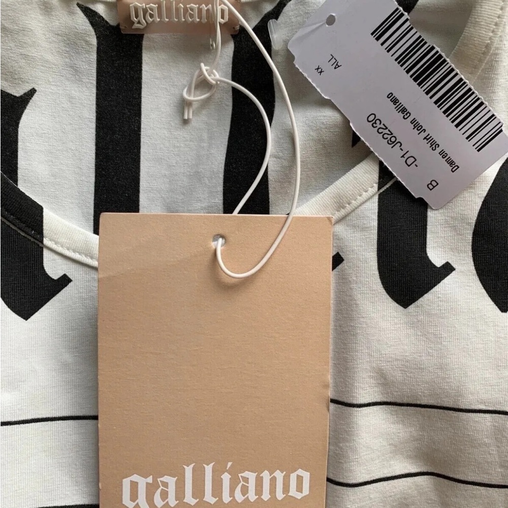 NWT JOHN GALLIANO NEWSPAPER GAZETTE WHITE WOMENS T-SHIRT - Picture 7 of 7